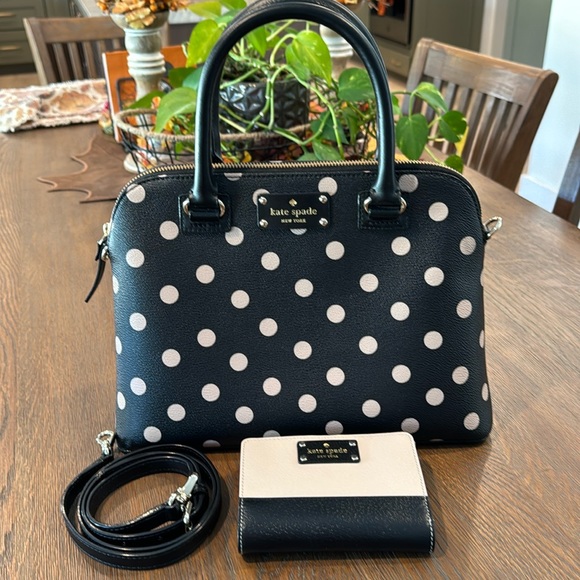 kate spade Handbags - NWOT ♠️ Kate spade Hand Bag with Matching  Wallet
